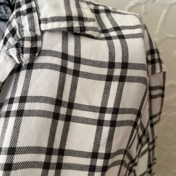 Frank & Eileen “Eileen” Button Down Shirt - Picture 3 of 6